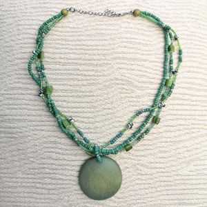 -SOLD- GREEN ARTISANAL NECKLACE